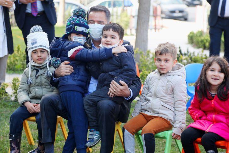 AtaÇocuk’ta minik çiftçiler ilk tohumlarını Başkan Deveci’yle ekti G2