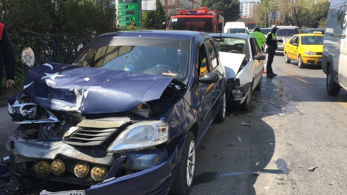 Aydın&rsquo;da zincirleme trafik kazası; 4 yaralı