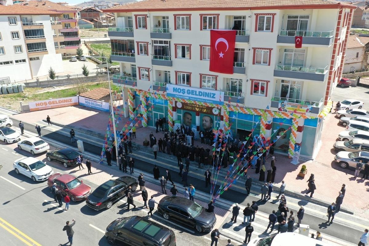 Yeşilyurt&rsquo;ta kitapseverler i&ccedil;in kitap kafe