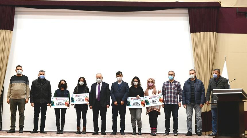 KM&Uuml;&rsquo;de kompozisyon yarışmasının &ouml;d&uuml;lleri sahiplerini buldu