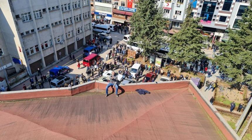 Belediye binasında intihar girişimi! Belediye Başkanı engelledi
