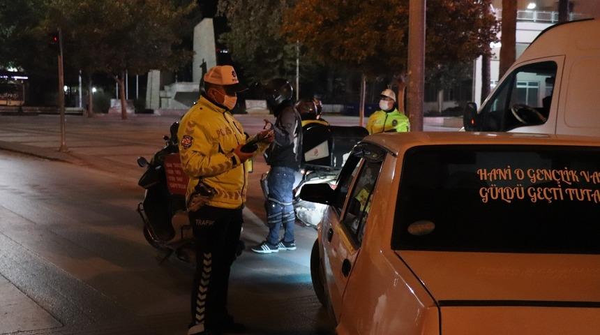 Sokağa &ccedil;ıkma kısıtlamasına uymayan 159 kişiye 143 bin 100 TL cezai işlem uygulandı