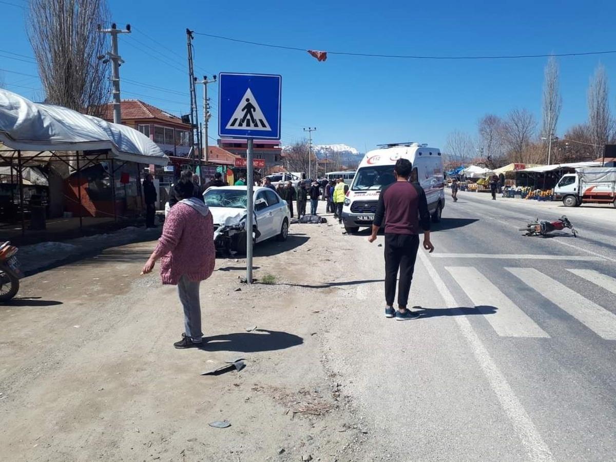 Seydikemer&rsquo;de otomobille &ccedil;arpışan motosiklet s&uuml;r&uuml;c&uuml;s&uuml; &ouml;ld&uuml;