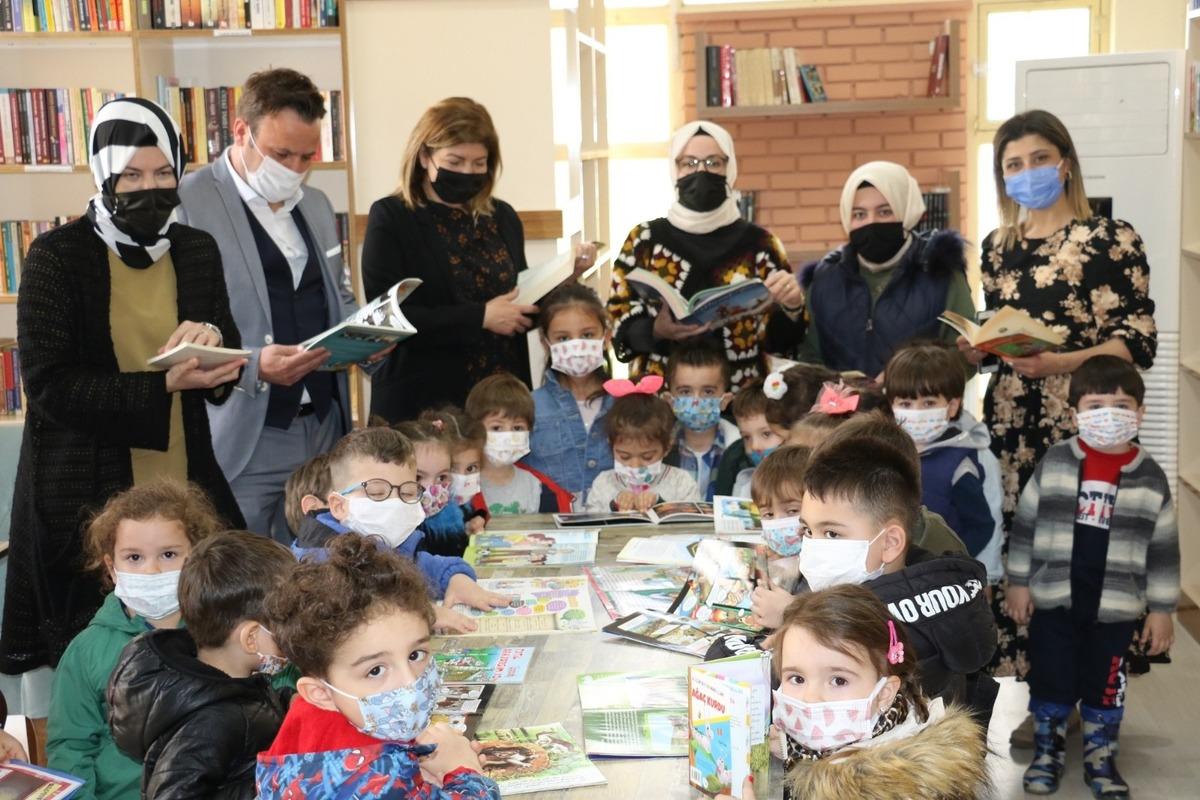 Miniklere kitap sevgisi aşılanıyor