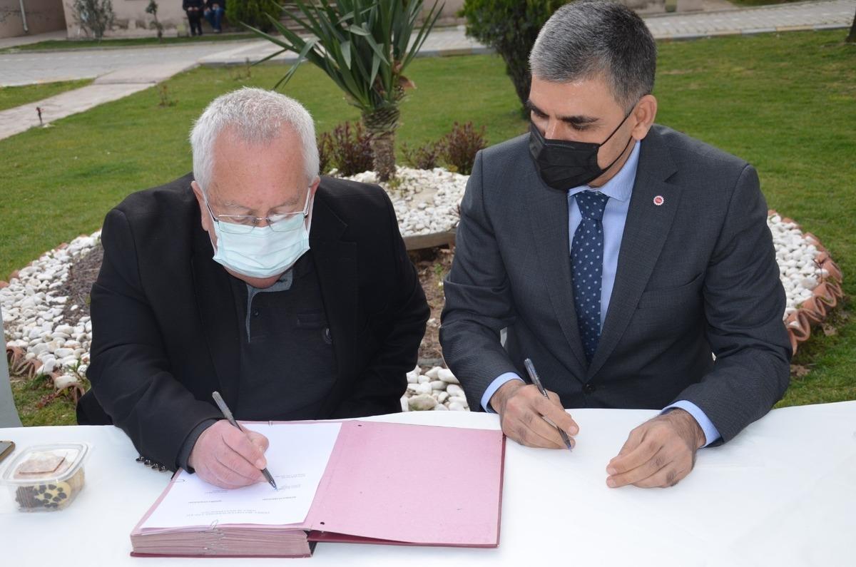 G&ouml;me&ccedil; Belediye&rsquo;sinden toplu iş&ccedil;i s&ouml;zleşmesi