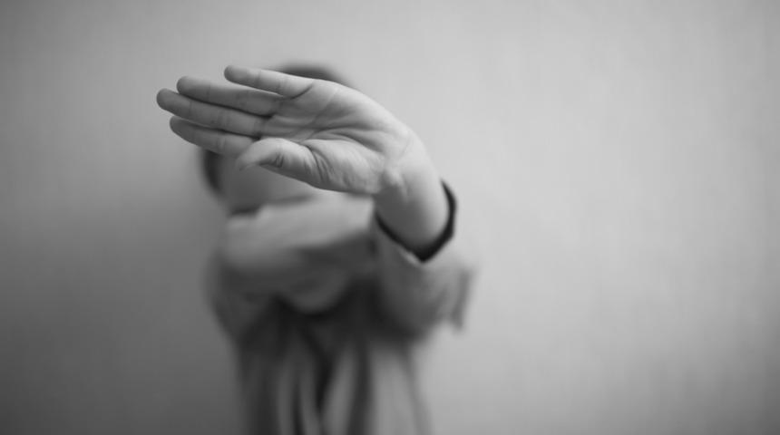 ‘Sana iğne yapacağım’ diyerek cinsel istismarda bulunan sanığa 5 yıl 10 ay hapis cezası