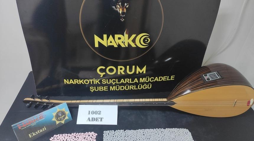 &ldquo;Saz&rdquo;lı uyuşturucu sevkiyatı narkotimlere katıldı