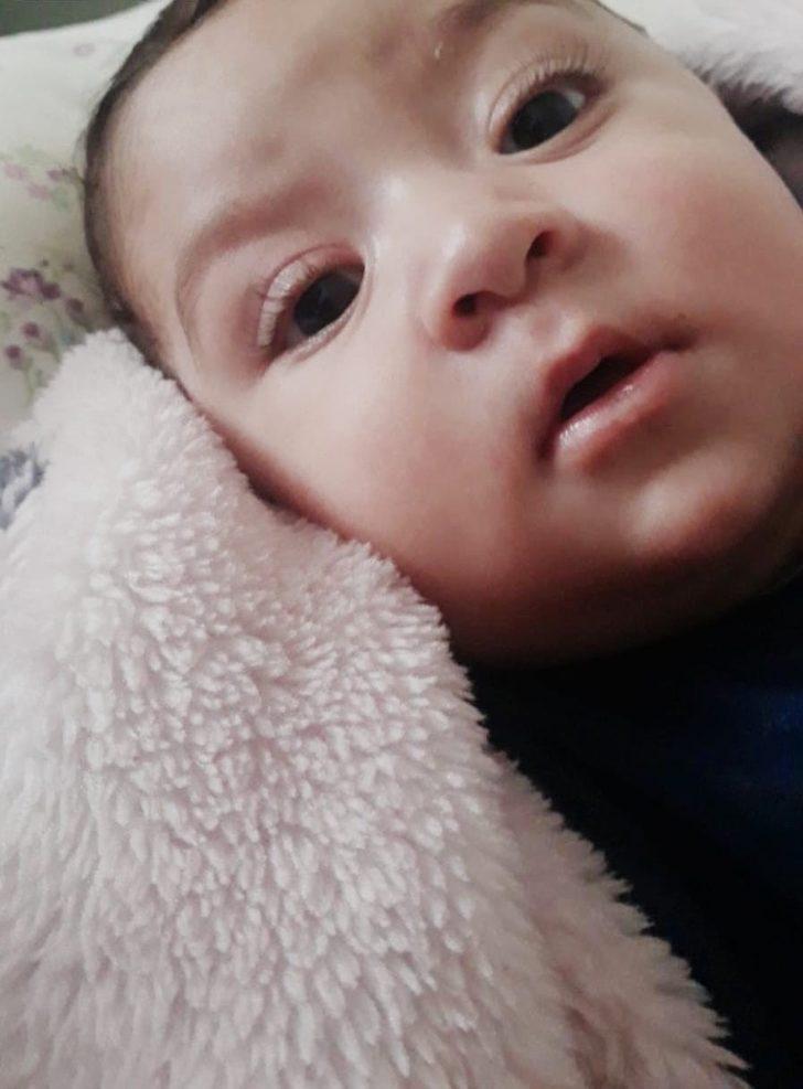 Soluk borusu mamayla tıkanan 6 aylık bebek hayatını