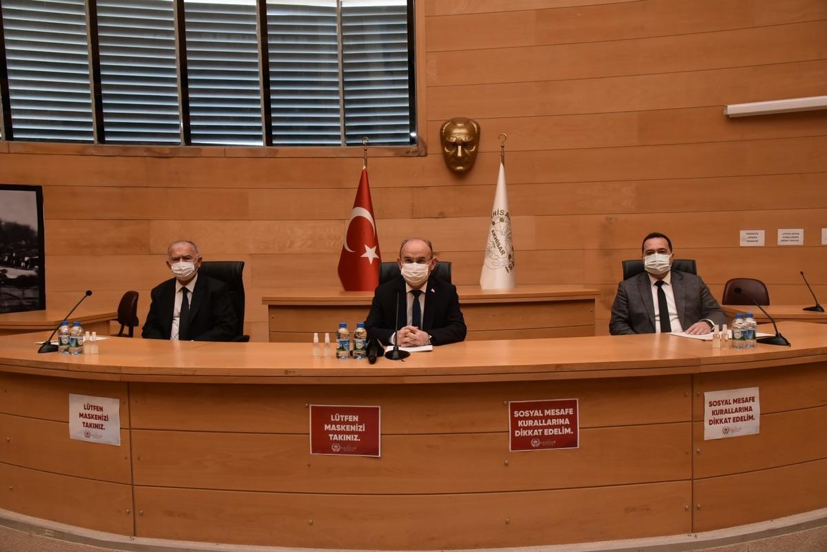 Vali Karadeniz, Akhisar&rsquo;da incelemelerde bulundu