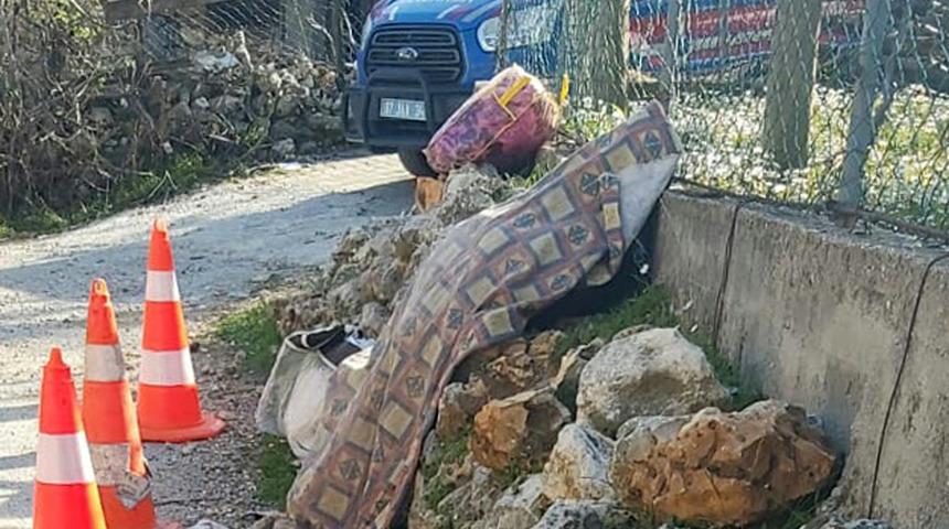 Kahreden olay! Taş duvar üzerinde oturur halde ölü bulundu