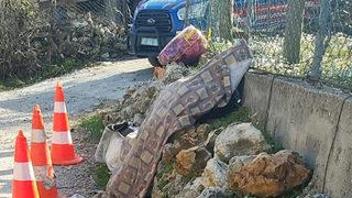 Kahreden olay! Taş duvar üzerinde oturur halde ölü bulundu