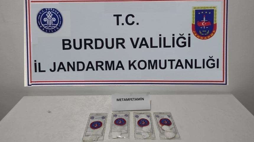 Uyuşturucuyu ara&ccedil;tan atması yakalanmasına engel olmadı