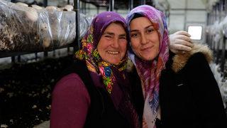 Gelin-kaynana tarımın yapılamadığı Orta Toroslar’da mantar üretiyor