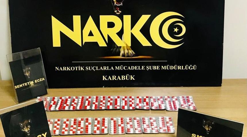 İl dışından uyuşturucu getiren 2 kişi yakalandı
