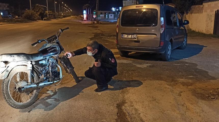 Reyhanlı’da kısıtlama denetimine takılan motosiklet çalıntı çıktı