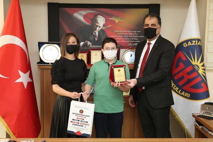 GKV’de kitap kurtları ödüllendirildi G1