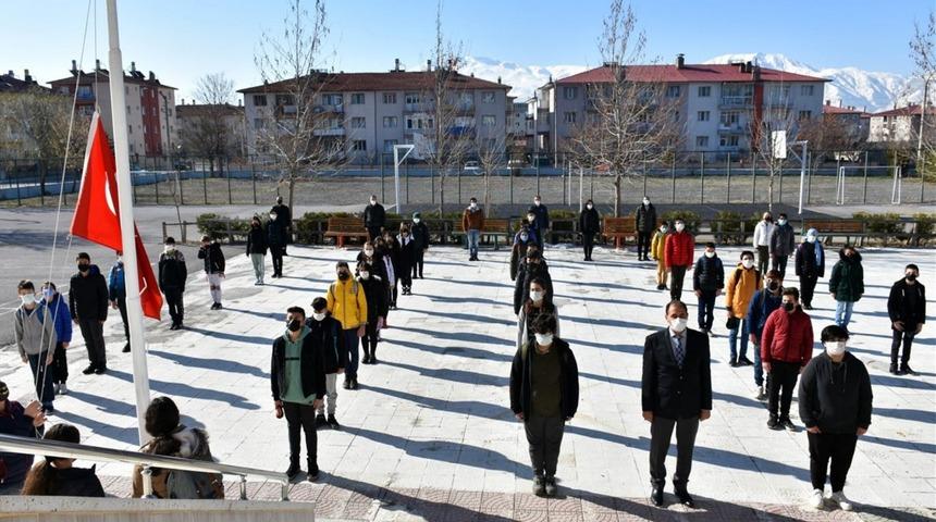 Erzincan’da Covid-19 tedbirleri kapsamında uzaktan eğitime geçiş kararı alındı