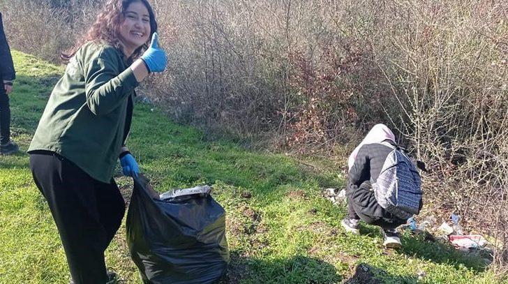 Sındırgılı gençlerden doğa da temizlik çalışması G2