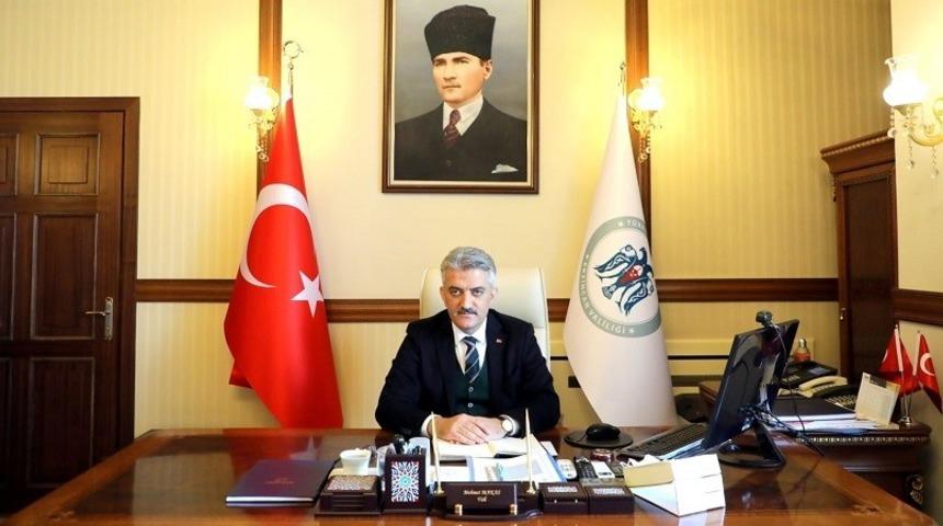 Vali Makas: “Analitik düşünebilen genç nesillerin yetişmesi, okumaya, anlamaya ve sentez yapmaya bağlıdır”