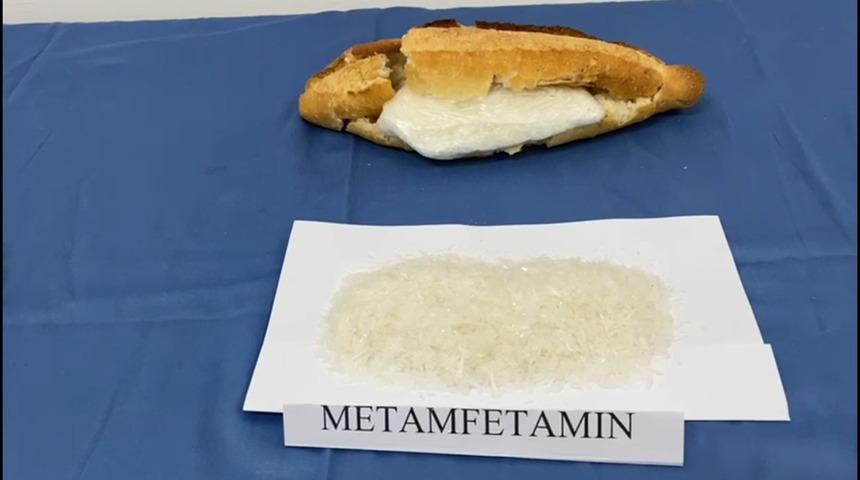 &rsquo;Ekmek arası uyuşturucu&rsquo; jandarmanın dikkatinden ka&ccedil;madı