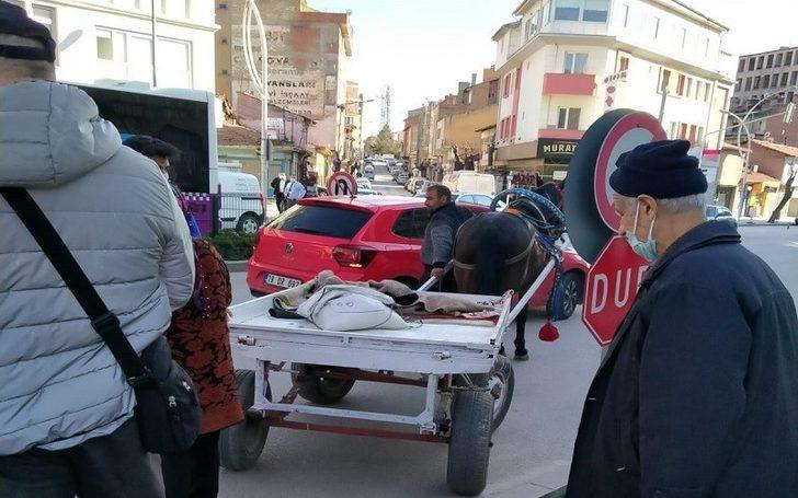 At arabasından düşen sürücü yaralandı G3