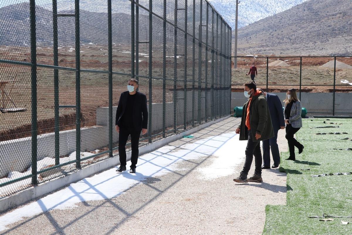 Kazımkarabekir futbol sahasında &ccedil;alışmalar devam ediyor