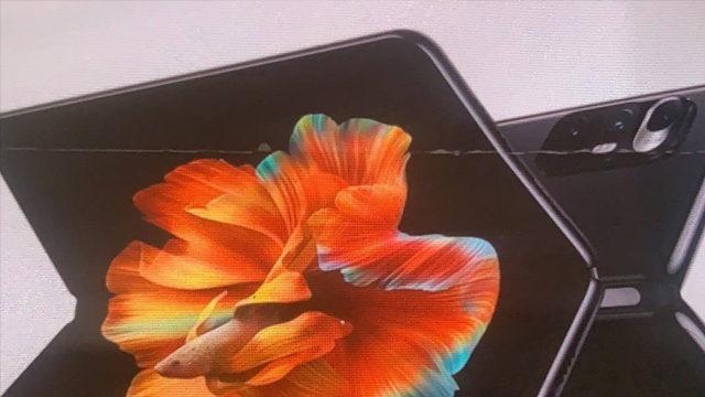Xiaomi Mi Mix Fold'un tasarımı lansmana saatler kala sızdı!