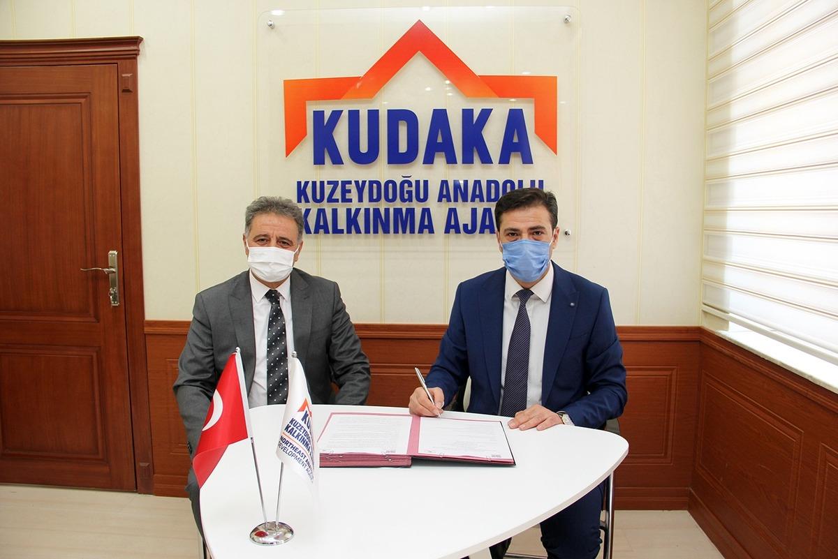 Tortum y&uuml;zen adalar turizme kazandırılıyor