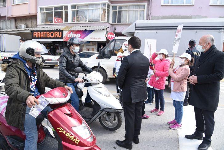 Dursunbey’de yaya geçitlerine ’kırmızı çizgi’ uygulaması G2