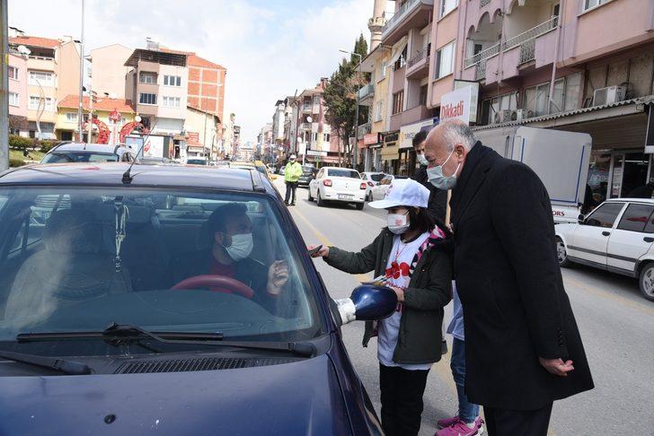 Dursunbey’de yaya geçitlerine ’kırmızı çizgi’ uygulaması G4