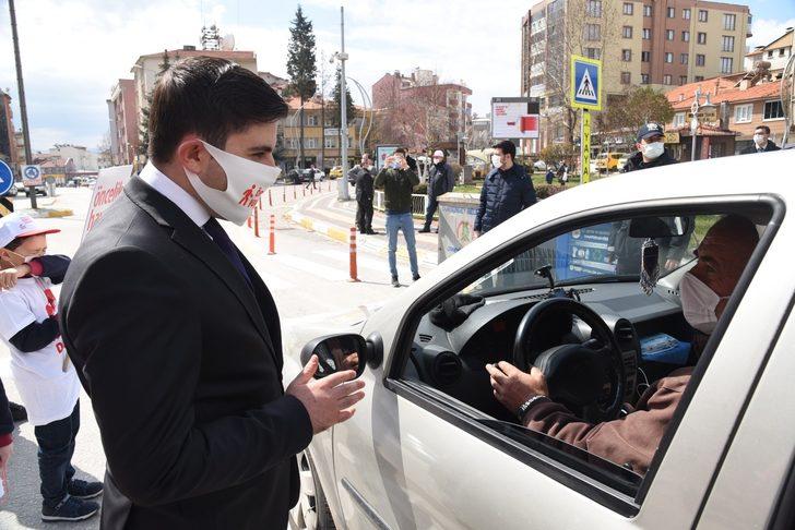 Dursunbey’de yaya geçitlerine ’kırmızı çizgi’ uygulaması G5