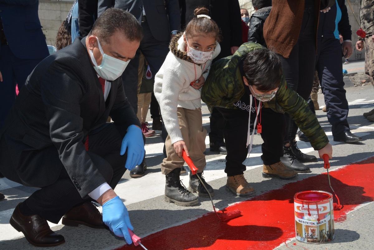 Hakkari&rsquo;de &lsquo;kırmızı &ccedil;izgi&rsquo; uygulaması