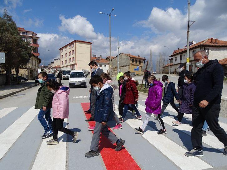 Hisarcık’ta minik öğrencilere kırmızı düdük G3