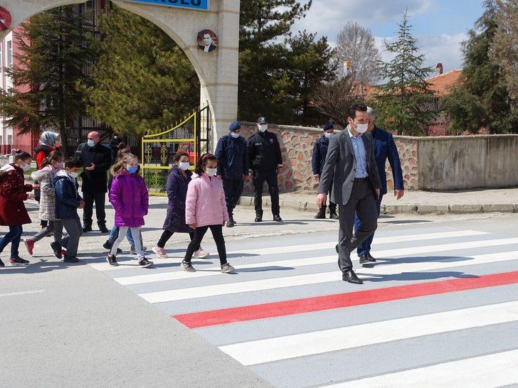 Hisarcık’ta minik öğrencilere kırmızı düdük G5