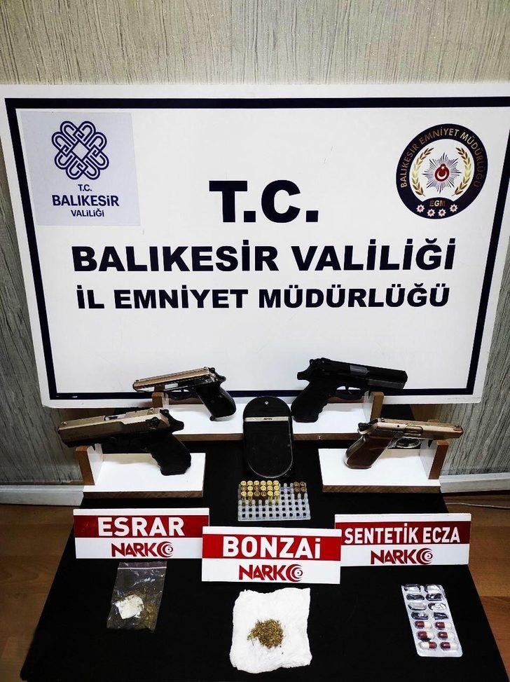 Balıkesir’de polis ve jandarmadan ’Huzur’ operasyonları G3