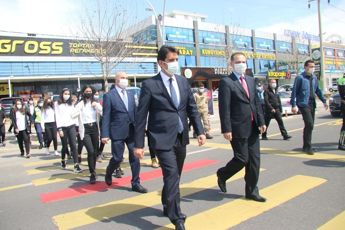 Diyarbakır&rsquo;da &lsquo;Yaya &Ouml;nceliği Kırmızı &Ccedil;izgimizdir&rsquo; Projesi hayata ge&ccedil;irildi