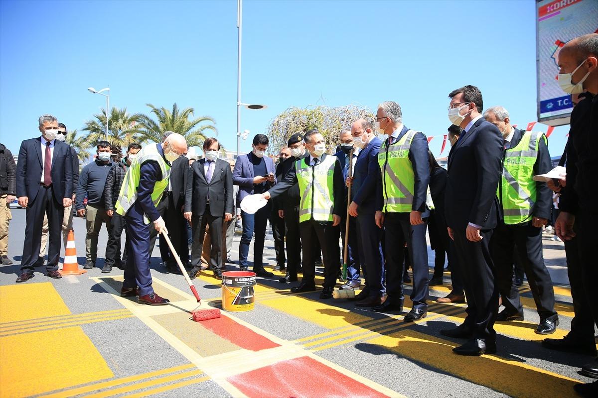 İ&ccedil;işleri Bakan Yardımcısı Tayyip Sabri Erdil, Aydın'da yaya ge&ccedil;idine kırmızı şerit &ccedil;izdi