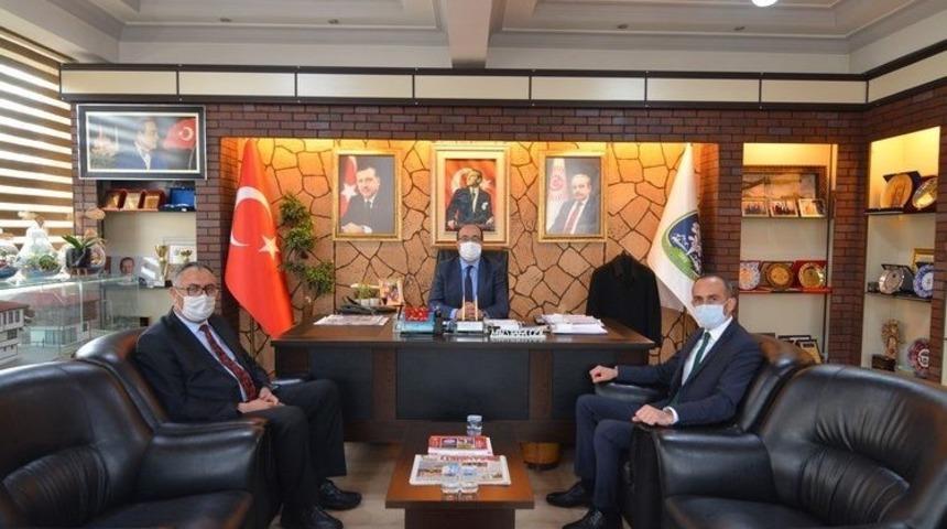 Başkan &Ccedil;&ouml;l: &ldquo;Okullarda korona vir&uuml;sle m&uuml;cadelede her t&uuml;rl&uuml; desteği vereceğiz&rdquo;