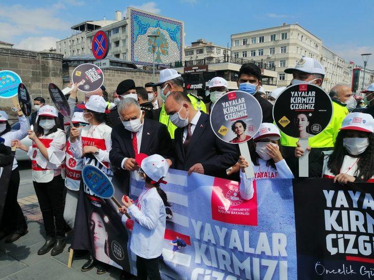 Kayseri’de kırmızı çizgiler çizildi, yaya geçitlerine dikkat çekildi G2