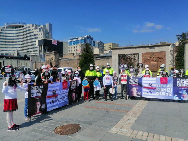 Kayseri’de kırmızı çizgiler çizildi, yaya geçitlerine dikkat çekildi G3