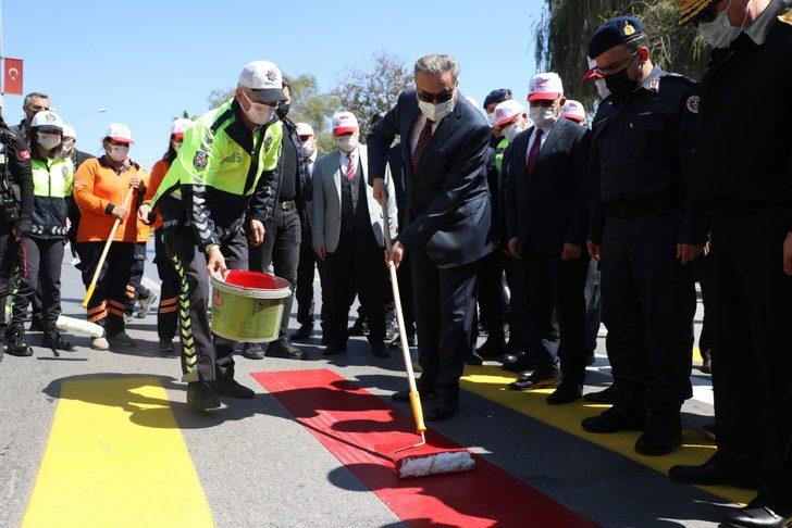Mersin’de yaya geçitlerinde ’kırmızı çizgi uygulaması’ başladı G1
