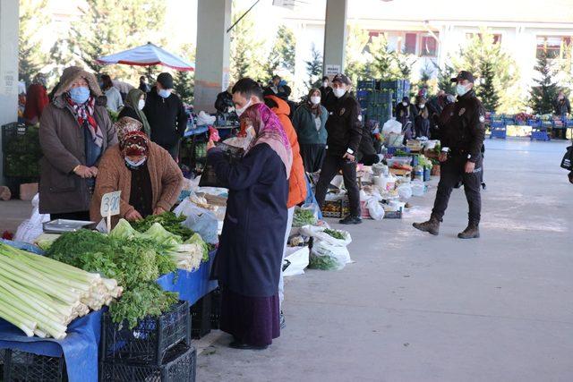 Bolu’da hafta sonu yasakları semt pazarlarının gününü değiştirdi