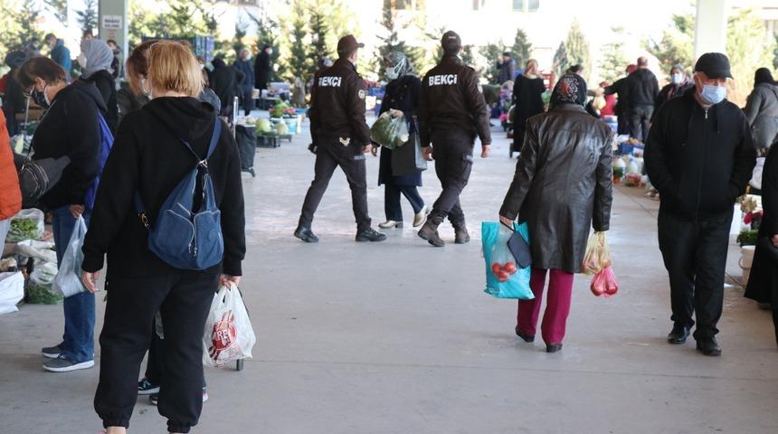 Bolu&rsquo;da hafta sonu yasakları semt pazarlarının g&uuml;n&uuml;n&uuml; değiştirdi