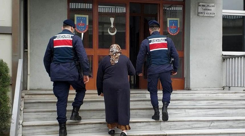 Kredi kartı y&uuml;z&uuml;nden hapis cezası bulunan kadın, JASAT ekiplerince yakalandı