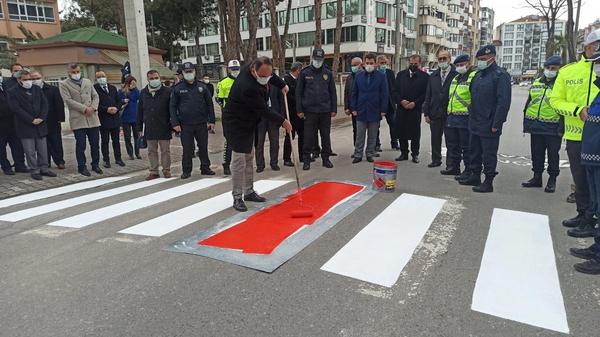 Kaymakam Ert&uuml;rkmen kırmızı &ccedil;izgiyi &ccedil;ekti