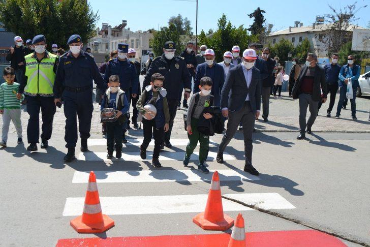 Bozyazı’da ’Öncelik Hayatın, Öncelik Yayanın’ etkinliği düzenlendi G3