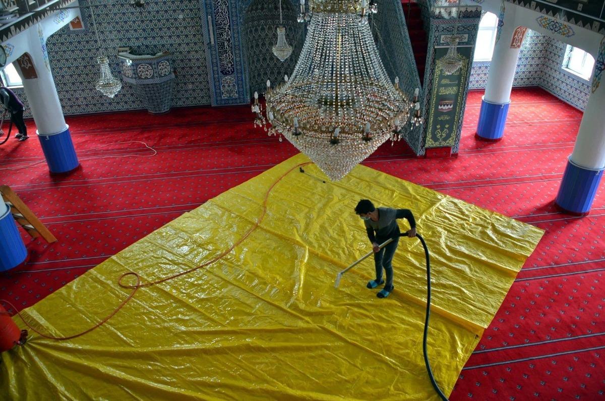 Alaplı Belediyesi, Ramazan ayı &ouml;ncesinde cami temizliklerine başladı