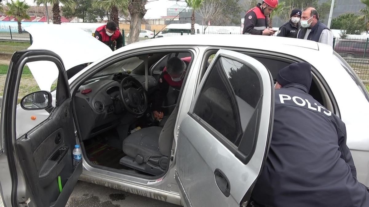 Polisin dikkati bir otomobili yanmaktan kurtardı