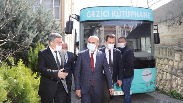 Mardin Valisi Demirtaş İl Halk Kütüphanesinde incelemelerde bulundu