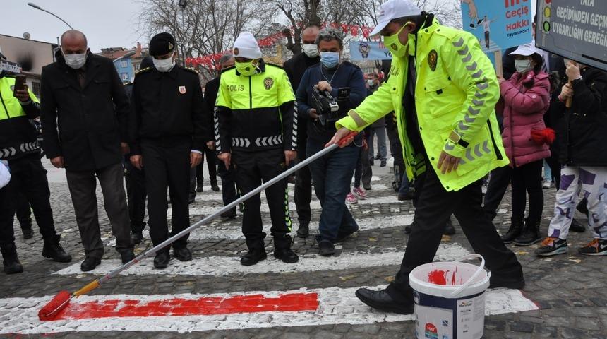 Karaman&rsquo;da yaya ge&ccedil;idine kırmızı &ccedil;izgi &ccedil;ekildi